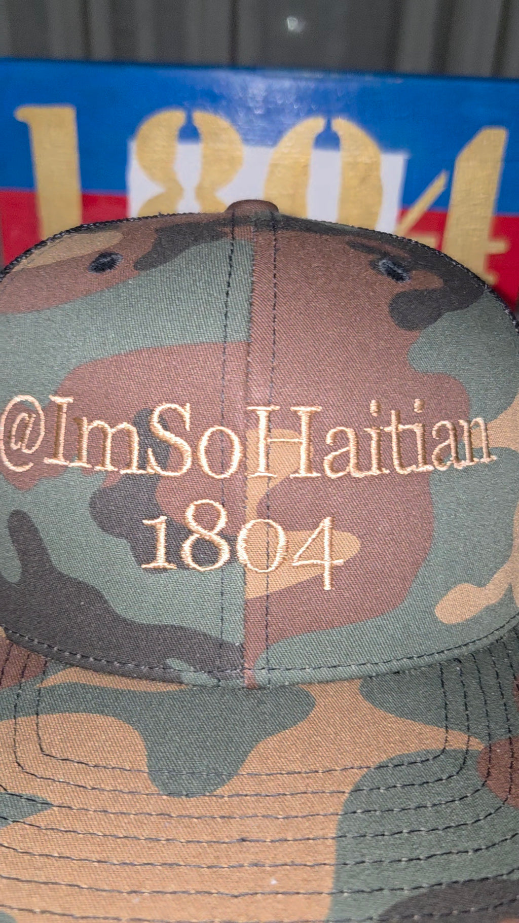 DARK Jardin Snapback Hat with beige Embroidery